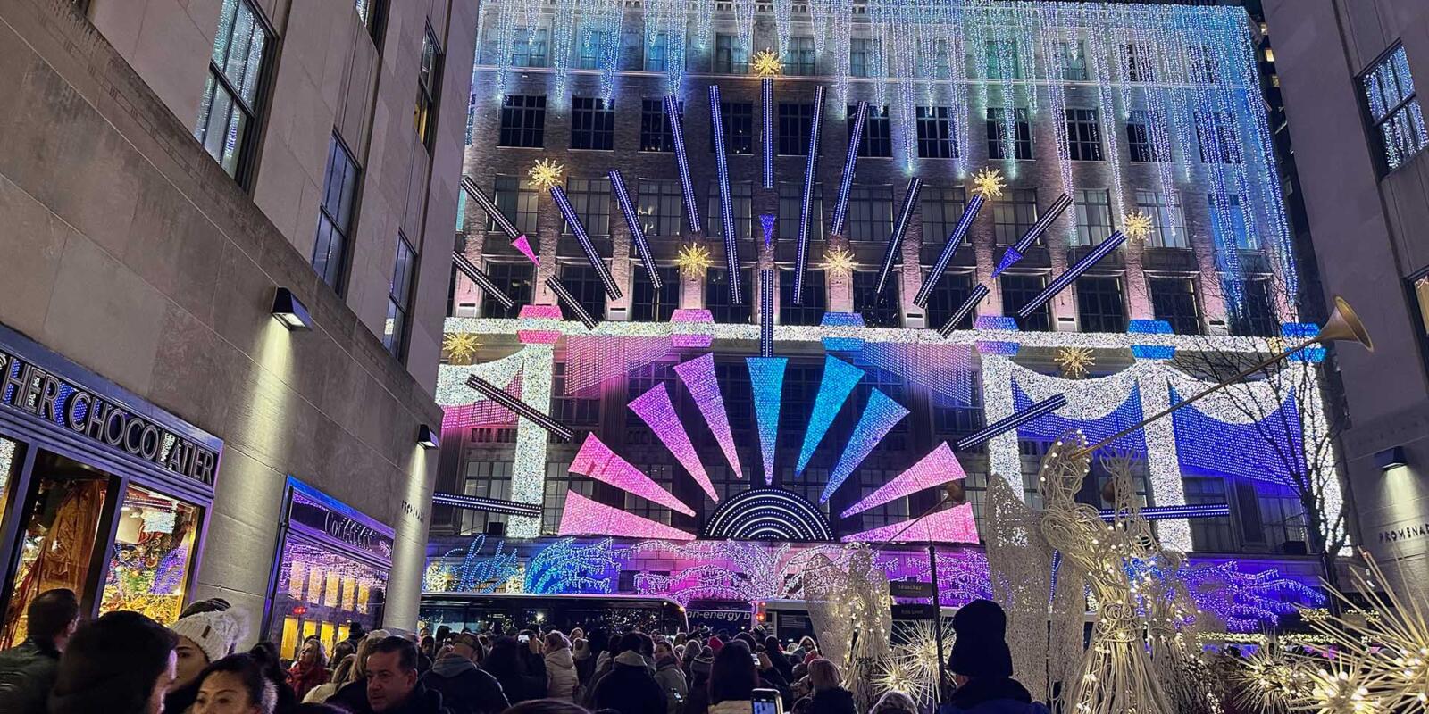 SAKS Fifth Avenue Show Free Things to Do in NYC For Christmas