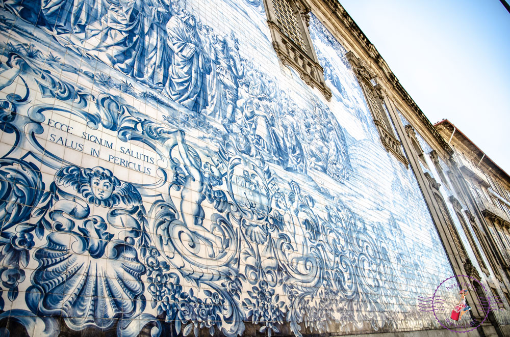 Blue azulejo tiles on Igreja do Carmo