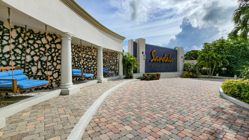 Entrance Sandals Royal Bahamian