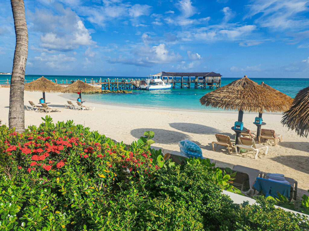 Snorkel boat Sandals Royal Bahamian