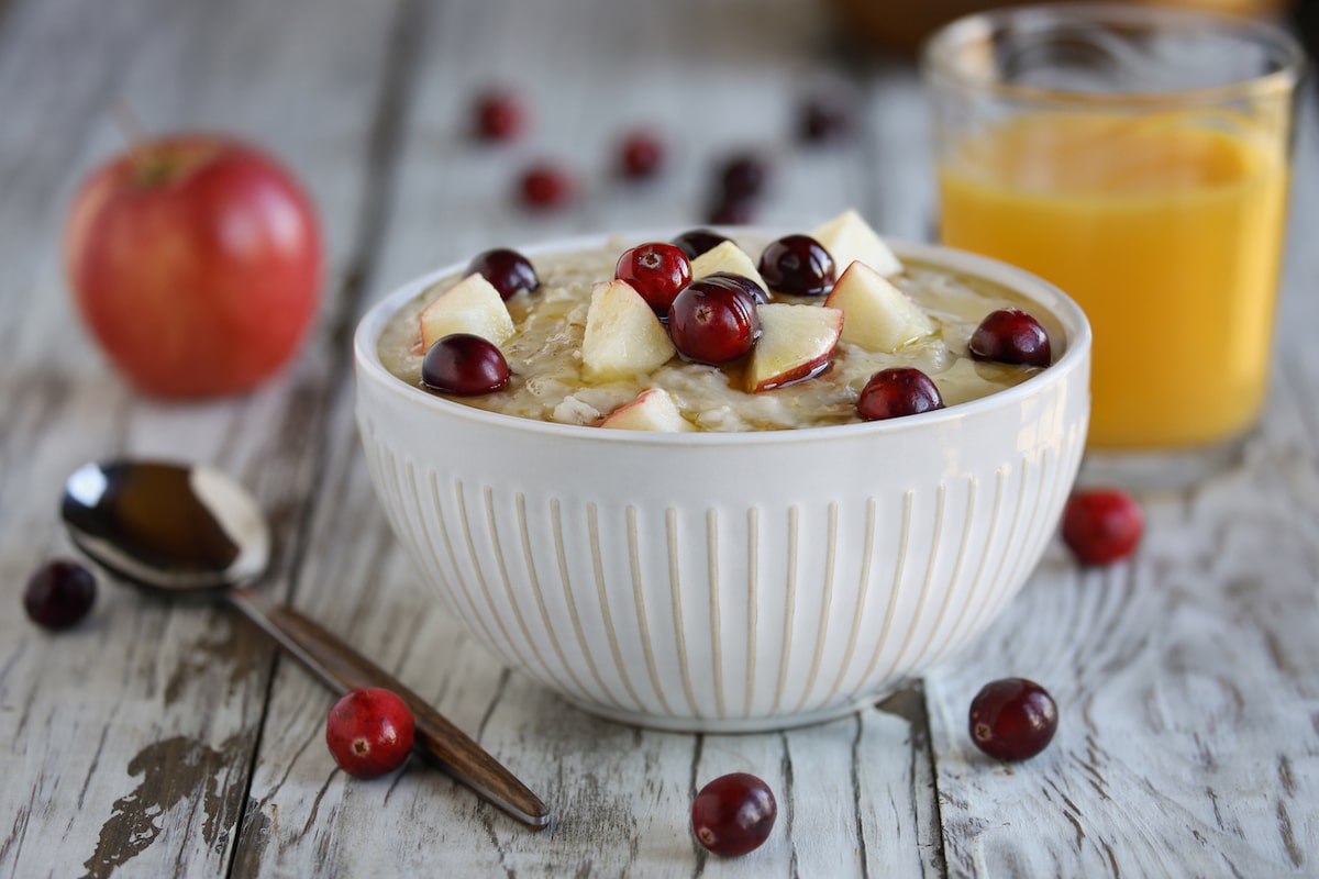 food and drink combos - orange juice and oatmeal